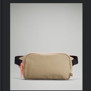 Lululemon belt bag mini